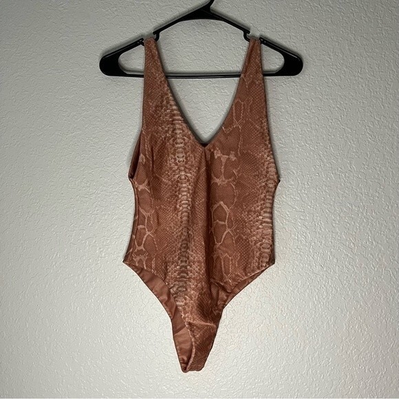 Koral Womens size S Pink Sand Ambition Reptile Bodysuit Cheeky Swim Deep V Neck - Picture 2 of 11